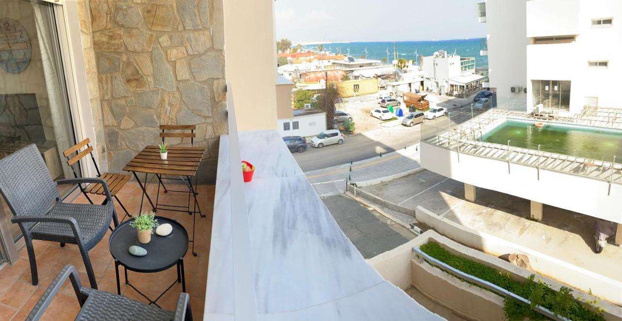 Central, By Sea, Seaview, Renovated 1 Bedroom Flat Larnaca Exterior photo