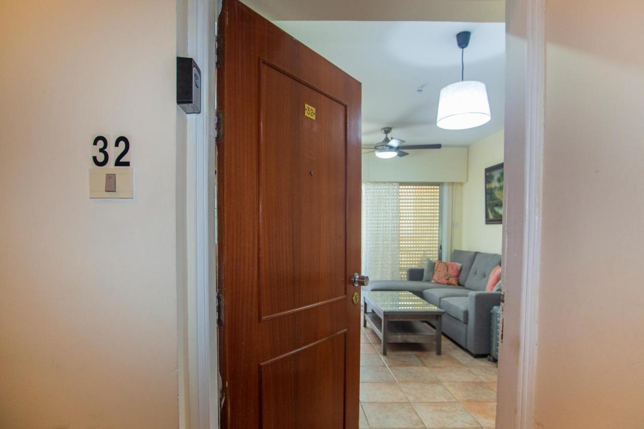 Central, By Sea, Seaview, Renovated 1 Bedroom Flat Larnaca Exterior photo