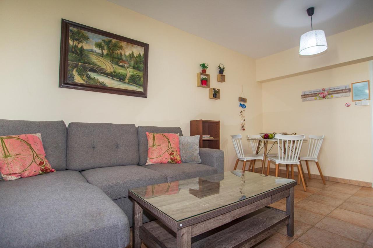 Central, By Sea, Seaview, Renovated 1 Bedroom Flat Larnaca Exterior photo