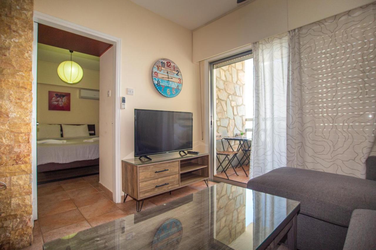 Central, By Sea, Seaview, Renovated 1 Bedroom Flat Larnaca Exterior photo