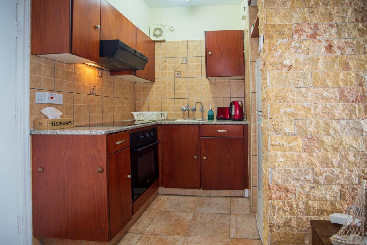 Central, By Sea, Seaview, Renovated 1 Bedroom Flat Larnaca Exterior photo